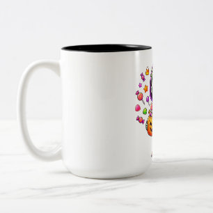 Kürbis-Süßigkeiten-Kind in lila Kapuzenpullover Zweifarbige Tasse