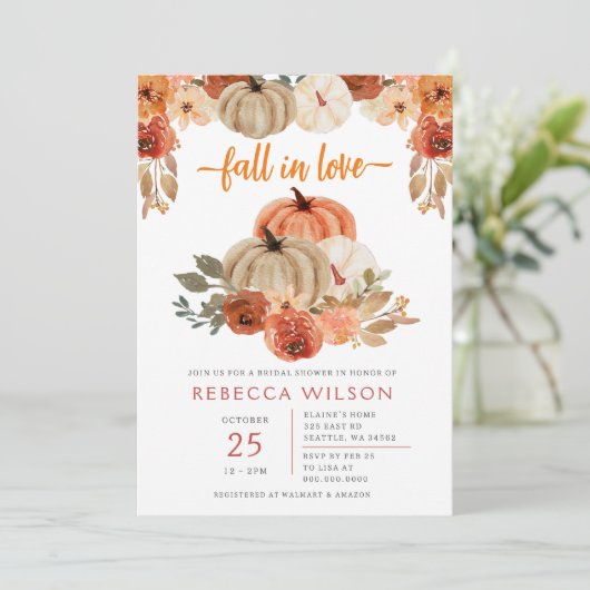 Kürbisfall in Liebe Fall Brautparty Einladung (Stehend Vorderseite)