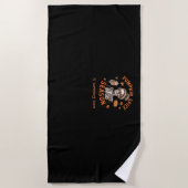 Kürbisgewürzsaison kommt bald Halloween Fal Strandtuch (Vorderseite)