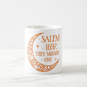 KürbisHalloween Salem 1692 verpassten sie einen Kaffeetasse (Mittel)