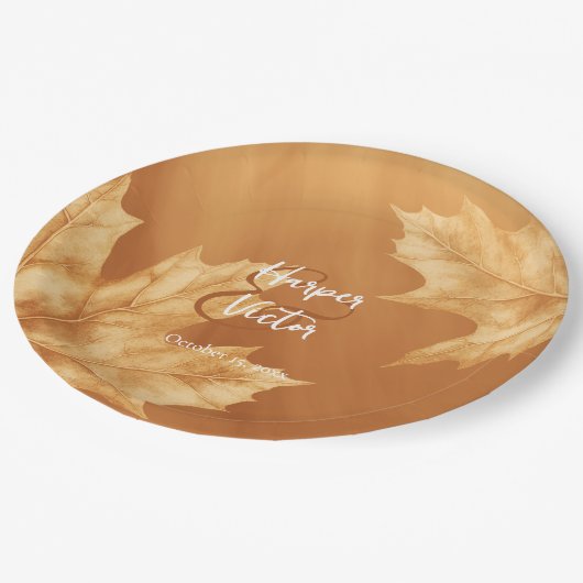 Kürbiskernmapel Blätter Akzentuieren Hochzeit im H Pappteller (Schrägansicht)