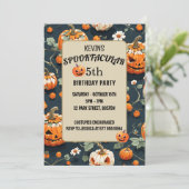 Kürbiskürbis Halloween-Kindergeburtstag Einladung (Stehend Vorderseite)