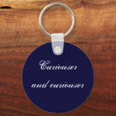 Kuriouser und Kuriouser Schlüsselanhänger (Vorderseite)