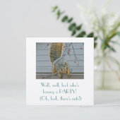 KURIOUSSQUIRREL AM ZENTRUM MIT BLICK IN DAS HAUS EINLADUNG (Stehend Vorderseite)