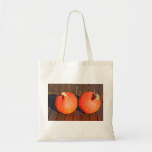 Kürme auf einem Holztisch Tragetasche