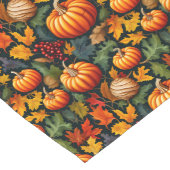 Kürme in den Blätter mit Berries Großer Tischläufer (Ecke)