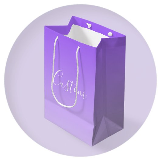 Kursiver Schriftname & editierbarer helllila Ombre Mittlere Geschenktüte