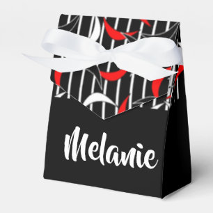 Kurven auf gestreift geschenkschachtel