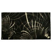 Kurven in Khaki-Farbe und dunklem Hintergrund Kissenbezug (Vorderseite-Rechts)