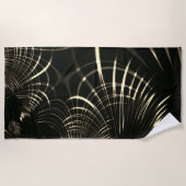 Kurven in Khaki-Farbe und dunklem Hintergrund Strandtuch (Vorderseite)