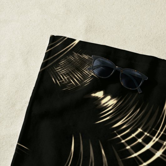 Kurven in Khaki-Farbe und dunklem Hintergrund Strandtuch (Beispiel)