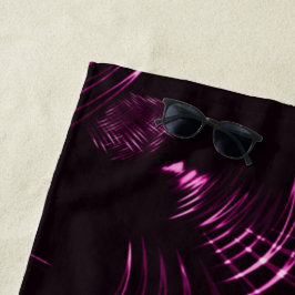 Kurven in rosa Farbe und dunklem Hintergrund Strandtuch