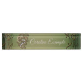 Kurves Steampunk-Klaviertastatur. Namensplakette (Vorderseite)