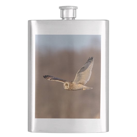 Kurze Eule im Flug Flachmann (Vorderseite)