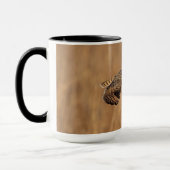 Kurze Eule im Grasland Tasse (Links)