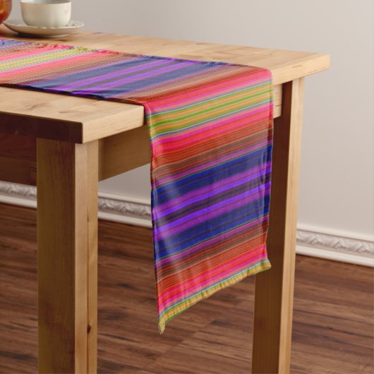 Kurzer Rainbow Strips Kurzer Tischläufer (Beispiel)