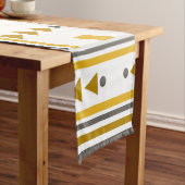 Kurzer Tischläufer mit geometrischem Muster (Beispiel)