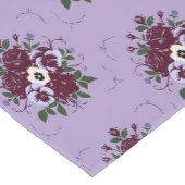 Kurzer Tischläufer mit Veilchenbouquet (Ecke)