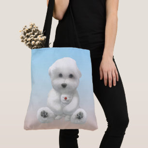 Kuscheliger Moment: Lächelnder Bichon umarmt Mini- Tasche