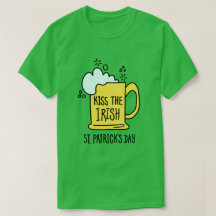 Küss das irische Bier St. Patrick’s Day