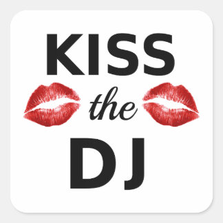 Küss den DJ mit roten Lippenstift-Spuren Quadratischer Aufkleber