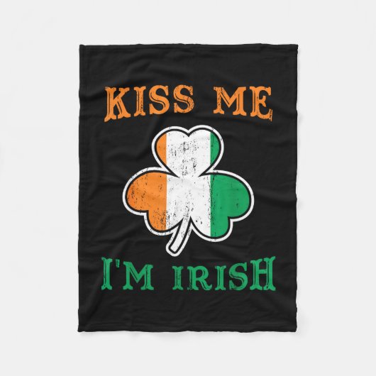 Küss mich, ich bin irisch, lustiger St. Patricks T Fleecedecke (Vorderseite)