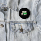 Küss mich, ich bin irisch-ukrainisch - Lustiges Uk Button (Beispiel)