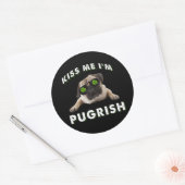 Küss mich i'm Pugrish Runder Aufkleber (Umschlag)