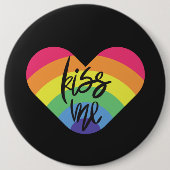 Küss mich. Liebe ist fair. Button (Vorderseite)