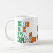 Küss mir, dass ich ein mit Monogramm Kobold bin Kaffeetasse (Links)