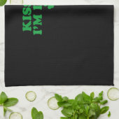 Kuss mir, ich bin irisches Kleeblatt, St Patricks Geschirrtuch (Gefaltet)