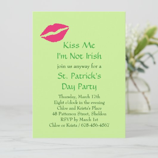Küss mir, ich bin keine irische Party Einladung (Stehend Vorderseite)