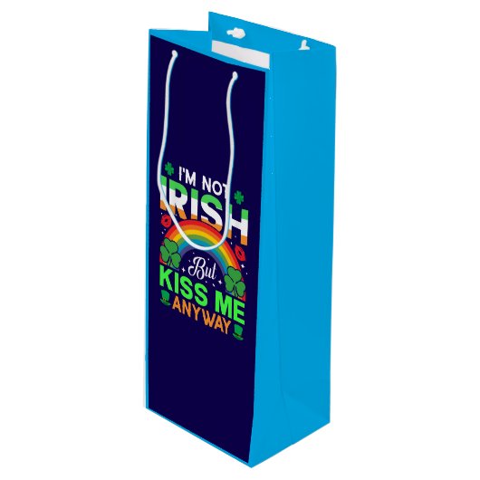 Kuss mir trotzdem irisch Spaß Design-63942 Geschenktüte Für Weinflaschen (Vorderseite Schrägansicht)