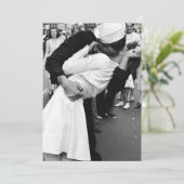 Küssen am VJ-Tag Weltkrieg Einladung (Stehend Vorderseite)