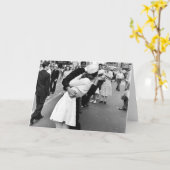 Küssen am VJ-Tag Weltkrieg Karte (Gelbe Blume)