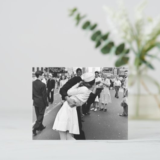 Küssen am VJ-Tag Weltkrieg Postkarte (Stehend Vorderseite)