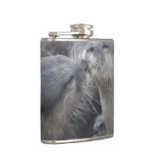 Küssen der Fluss-Otter Flachmann (Rechts)