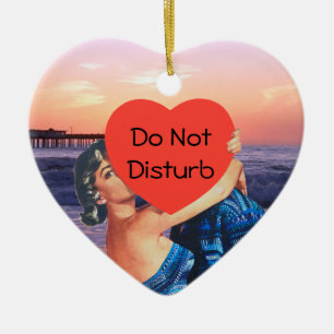 Küssen des Paar-Tür-Aufhängers Keramikornament