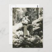 Küssen im Holzposten Postkarte (Vorne/Hinten)