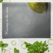 Küssen im Regen Küchentuch (Gefaltet)