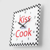 Küssen Sie den Koch Quadratische Wanduhr (Winkel)