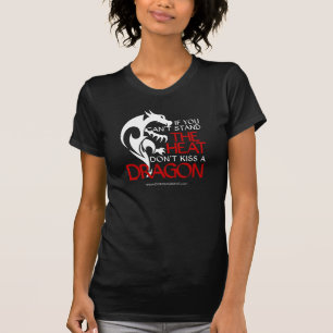 Küssen Sie einen Drachen T-Shirt