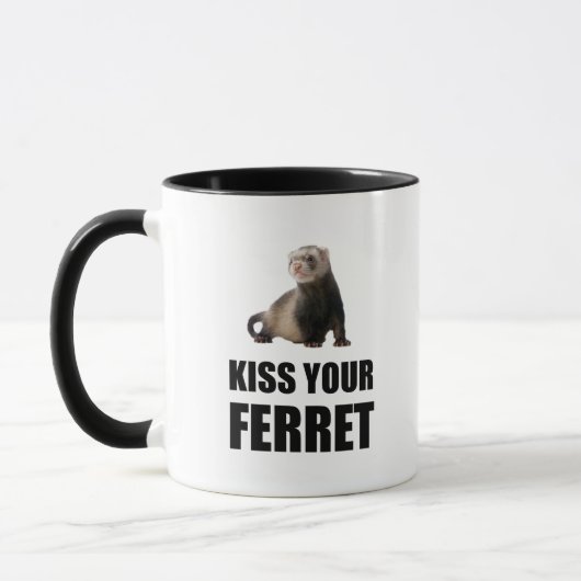 Küssen Sie Ihr lustiges Frettchen Tasse (Links)