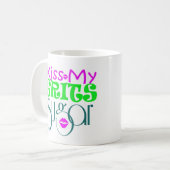 Küssen Sie meine Körner Kaffeetasse (Vorderseite Links)