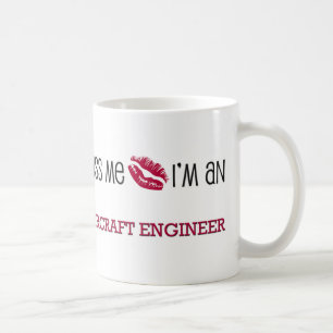Küssen Sie mich, den ich ein FLUGZEUG-INGENIEUR Kaffeetasse