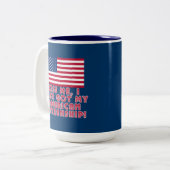 Küssen Sie mich, den ich gerade meine Zweifarbige Tasse (Vorderseite Links)