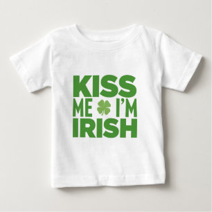 Küssen Sie mich, den ich Iren-St Patrick Tag bin Baby T-shirt