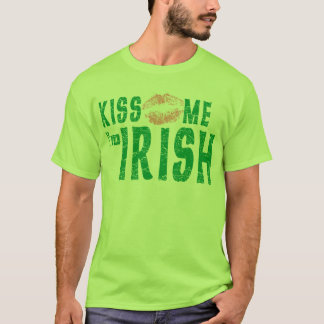 Küssen Sie mich, den ich irisch bin T-Shirt