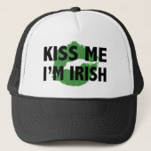 Küssen Sie mich, den ich irischer Hut bin Truckerkappe (Vorderseite)