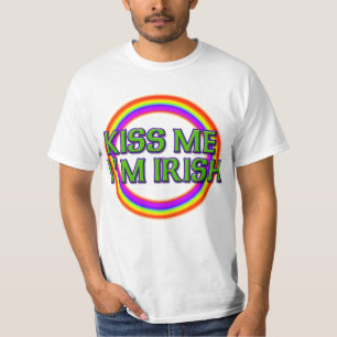 Küssen Sie mich, den ich mit vollem Regenbogen T-Shirt